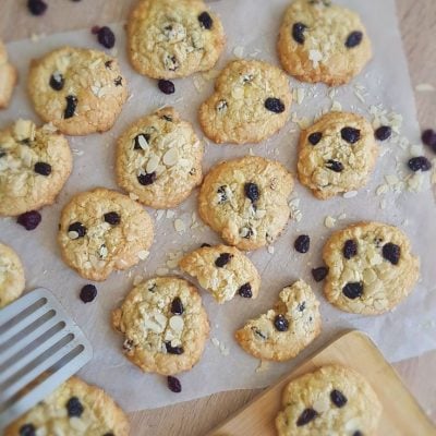 White chocolate cranberry cookies
