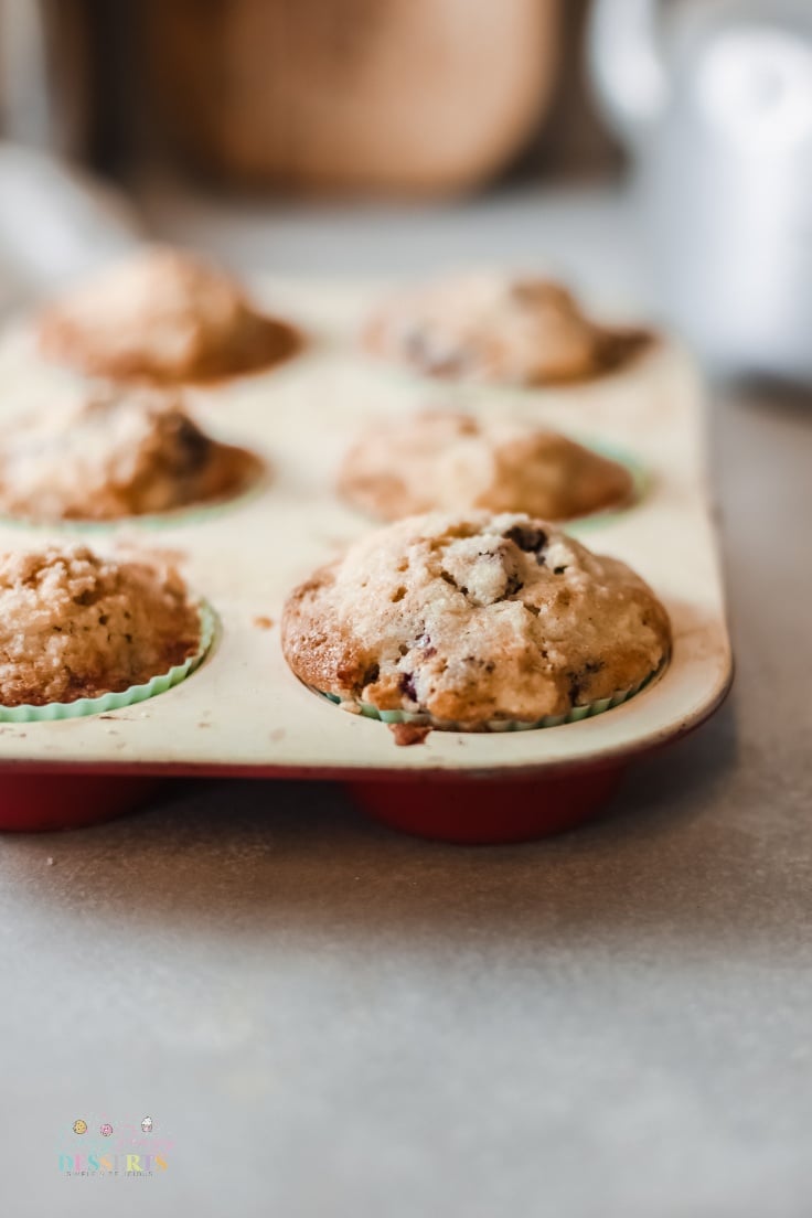 Berry streusel muffins
