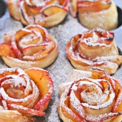 These delightful apple roses are so easy to make and incredibly tasty