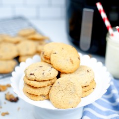 How to make the best AIR FRYER CHOCOLATE CHIP COOKIES