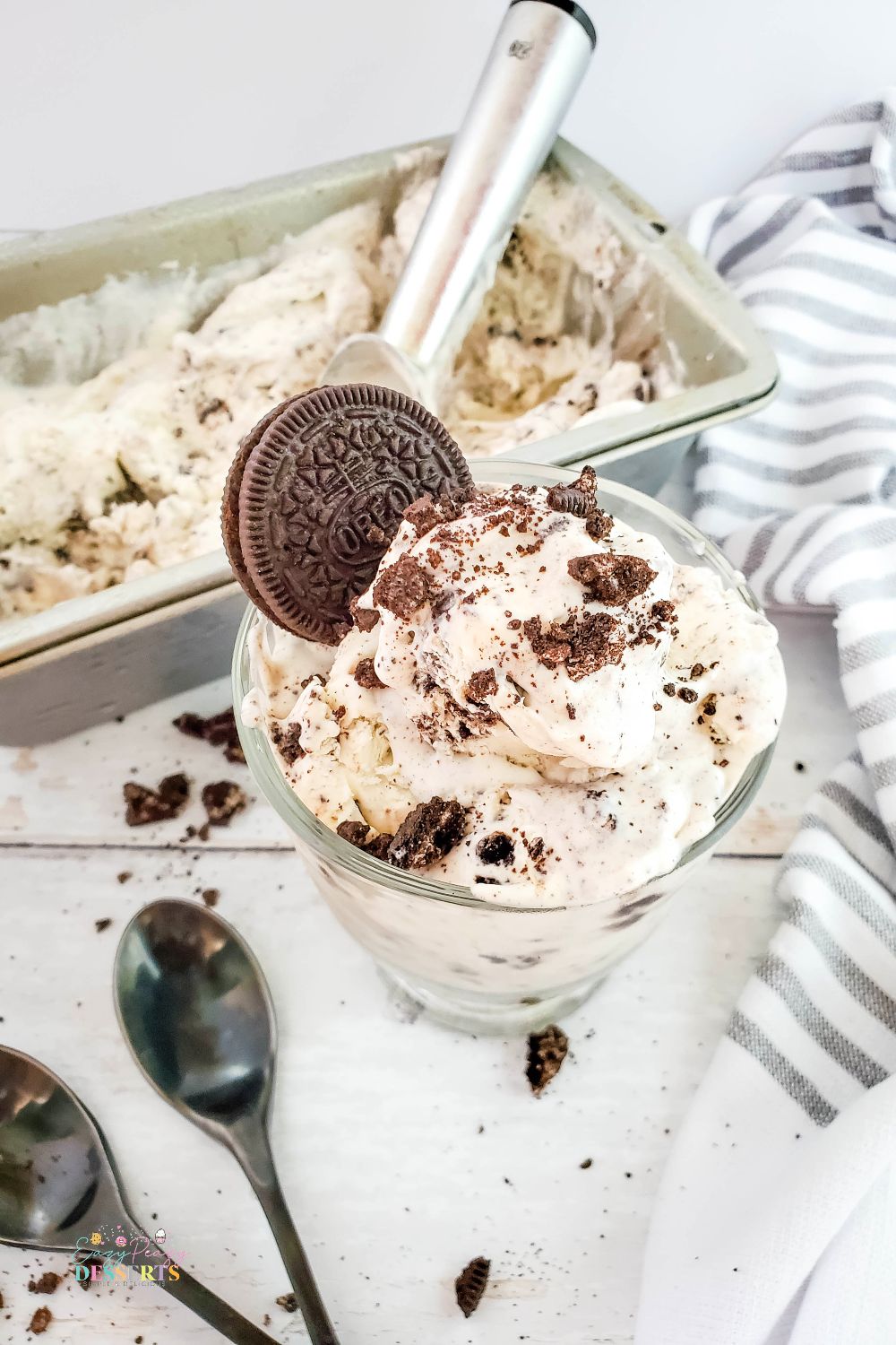 Cookies n cream ice cream in ice cream cup