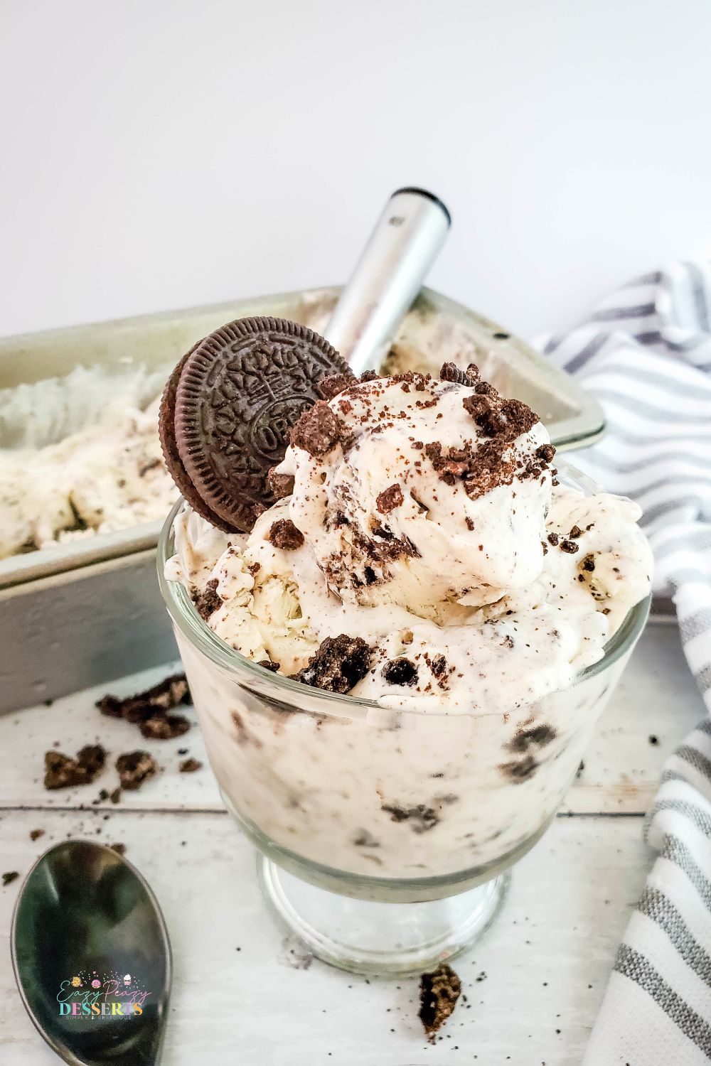 Angle photo shot of homemade cookies and cream ice cream in an ice cream cup
