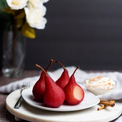 Incredibly delicious and easy POACHED PEARS IN RED WINE