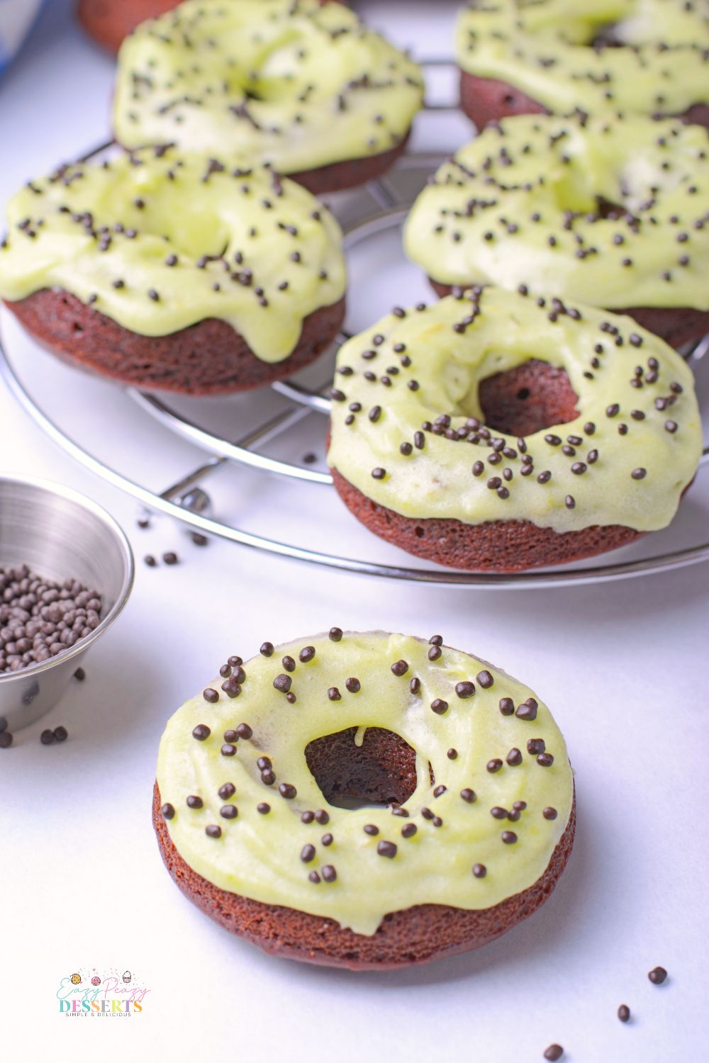 Image of avocado donuts with chocolate
