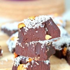Ridiculously easy 2 INGREDIENTS FUDGE