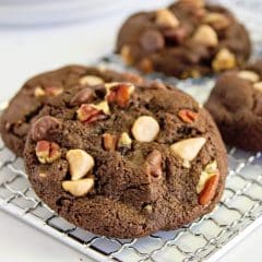 Irresistible chocolate turtle cookies